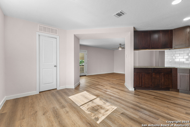 Image 10 of 27 For 8127 Sunshine Trail