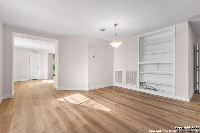 Image 7 of 27 For 8127 Sunshine Trail