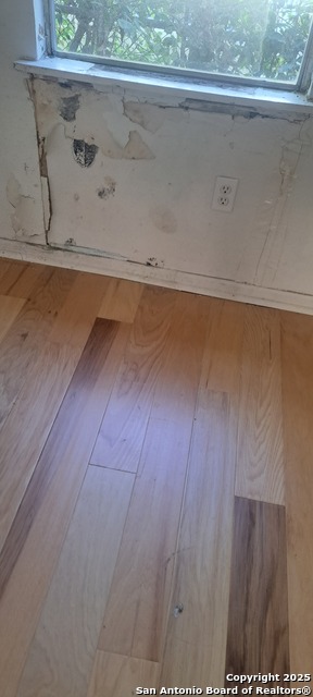 Image 3 of 7 For 617 Dewitt  