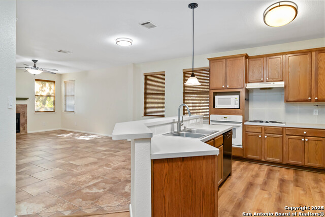 Image 10 of 30 For 211 Blair Pl