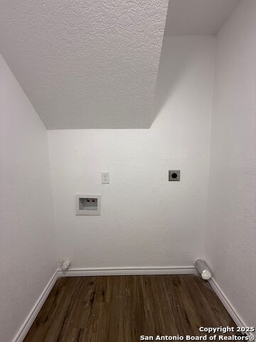 Image 14 of 22 For 4718 Saddle  