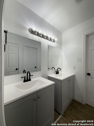 Image 22 of 22 For 4718 Saddle  