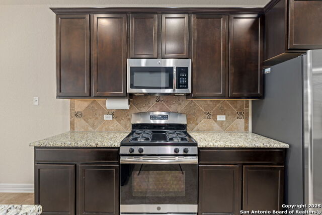 Image 12 of 44 For 2723 Seal Pointe