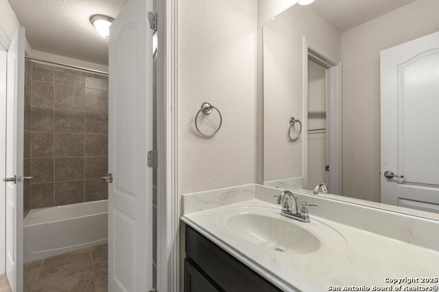 Image 32 of 44 For 2723 Seal Pointe