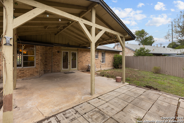 Listing photo id 20 for 810 Clearview