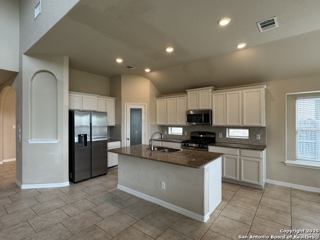 Image 2 of 4 For 14118 Saratoga Pass