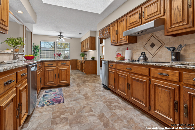 Image 15 of 53 For 6330 Lakewood Park