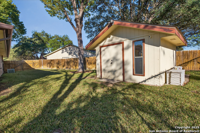 Image 51 of 53 For 6330 Lakewood Park