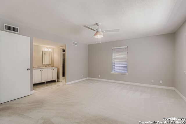 Image 19 of 27 For 11423 Whisper Valley