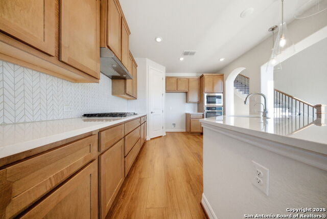 Image 16 of 48 For 662 Hidden View