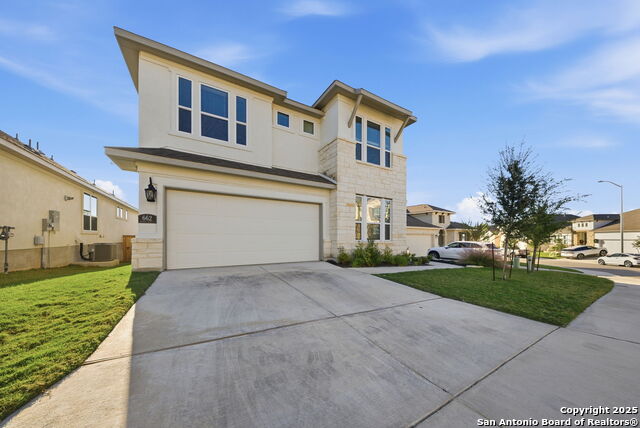 Image 3 of 48 For 662 Hidden View