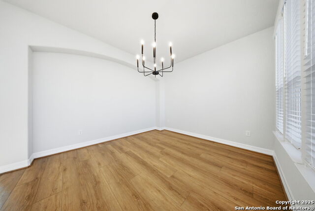 Image 7 of 48 For 662 Hidden View