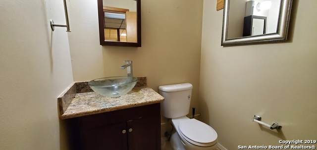 Listing photo id 8 for 4444 Walzem Rd  201