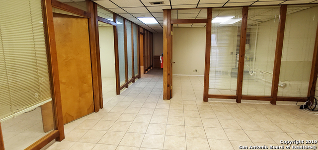 Listing photo id 2 for 4444 Walzem Rd  201