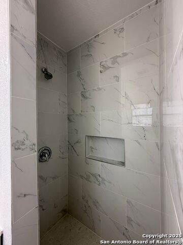 Image 11 of 17 For 4710 Bernadine Dr