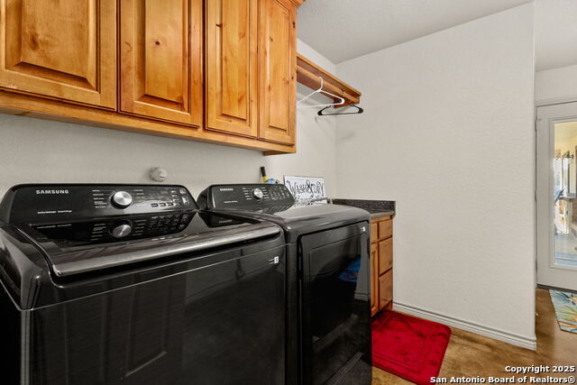 Image 17 of 48 For 381 Schneider