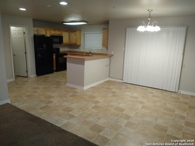 Image 10 of 34 For 112 Lone Oak  C102