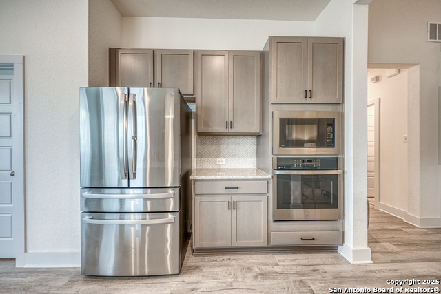 Image 18 of 49 For 216 Buttercup Alley