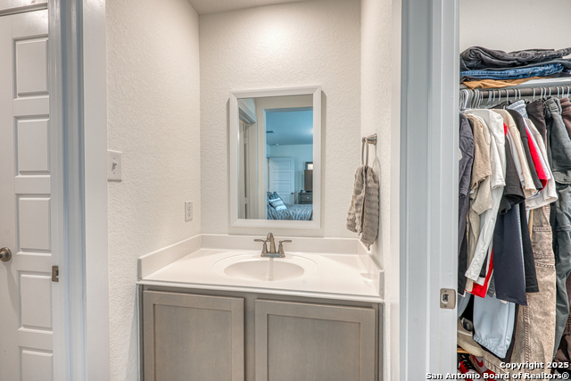 Image 34 of 49 For 216 Buttercup Alley