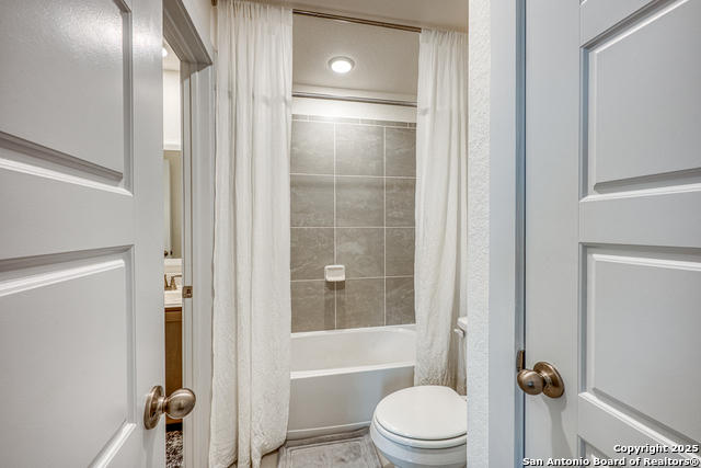 Image 36 of 49 For 216 Buttercup Alley