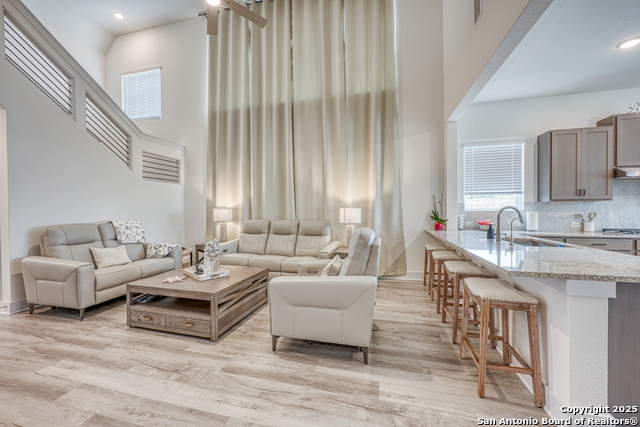 Image 7 of 49 For 216 Buttercup Alley