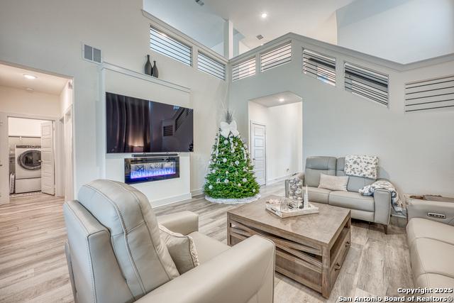 Image 9 of 49 For 216 Buttercup Alley