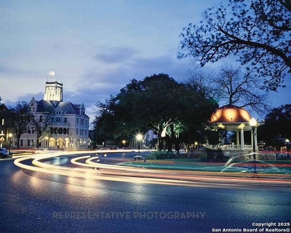 Image 26 of 41 For 443 Cleveland Way