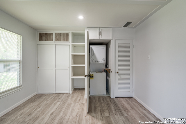 Image 15 of 25 For 326 Sublett  