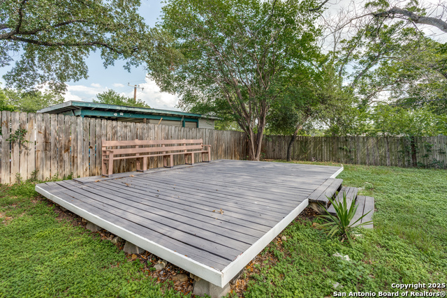 Image 20 of 25 For 326 Sublett  