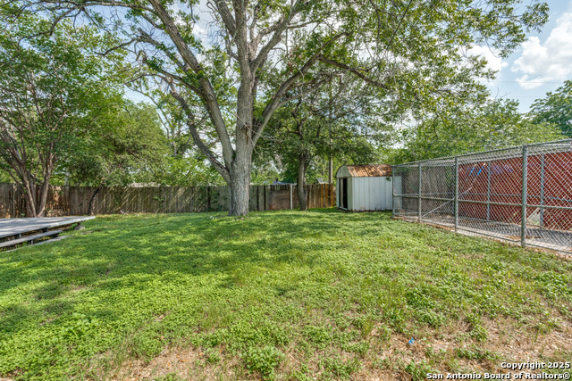 Image 22 of 25 For 326 Sublett  