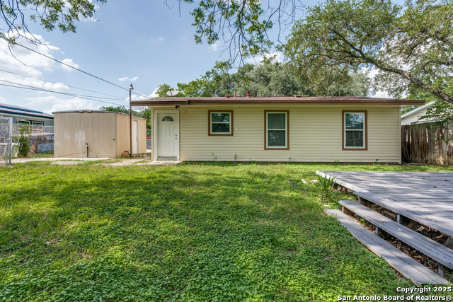 Image 23 of 25 For 326 Sublett  