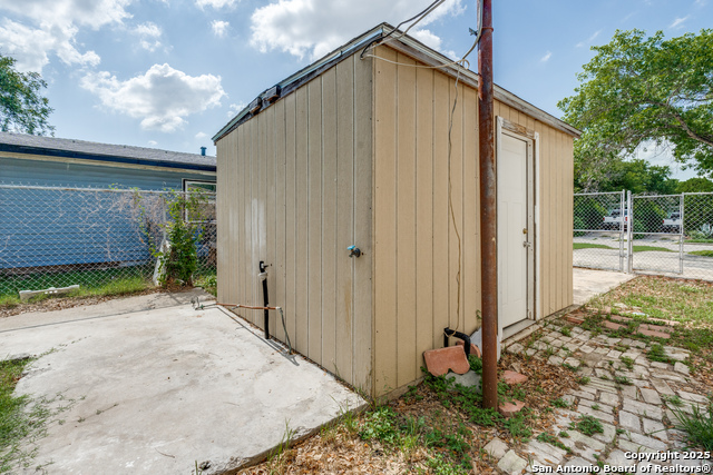 Image 25 of 25 For 326 Sublett  