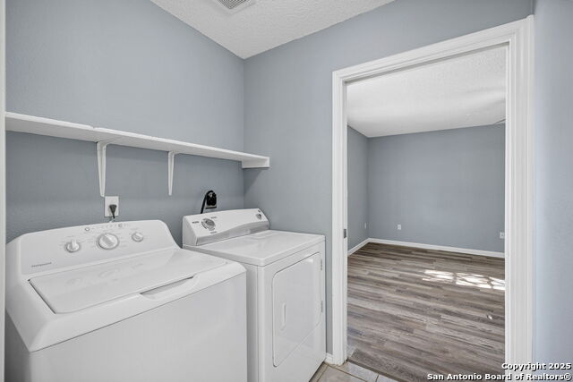 Listing photo id 13 for 7362 Rustling Brook