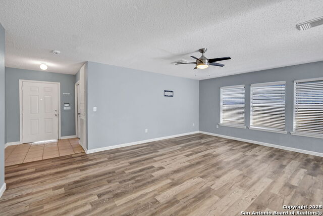 Listing photo id 7 for 7362 Rustling Brook