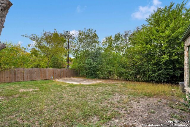 Listing photo id 17 for 438 Vanderbilt