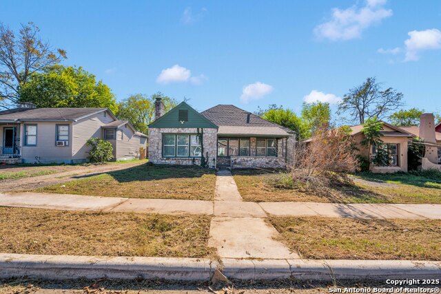 Listing photo id 0 for 438 Vanderbilt