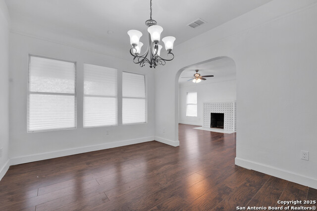 Listing photo id 4 for 438 Vanderbilt