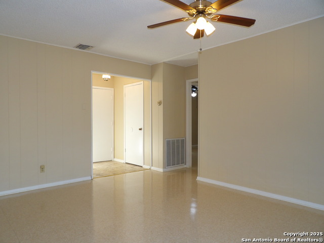 Image 12 of 21 For 5637 Walzem  