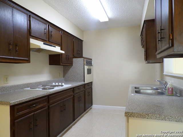 Image 4 of 21 For 5637 Walzem  