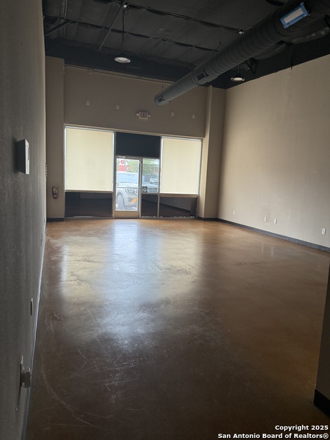 Listing photo id 3 for 1415 Walnut E 200