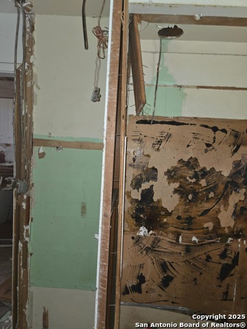 Image 10 of 34 For 105 Moss N