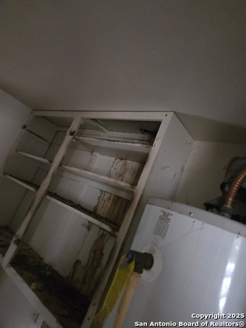 Image 13 of 34 For 105 Moss N