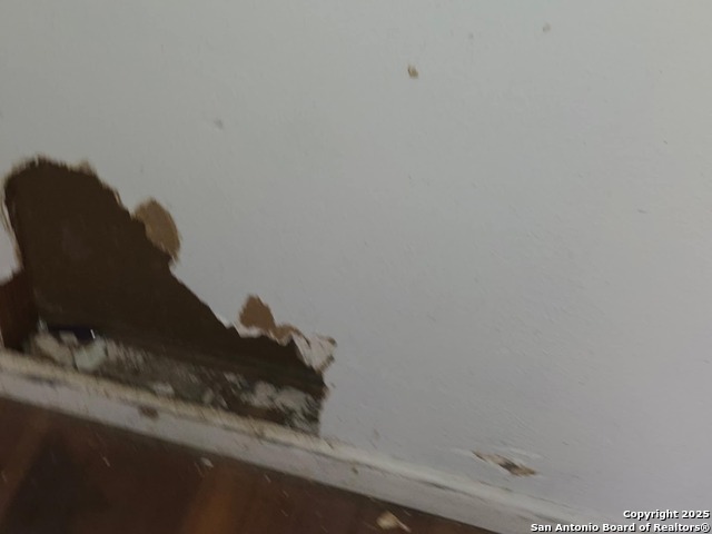 Image 22 of 34 For 105 Moss N