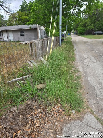 Image 31 of 34 For 105 Moss N