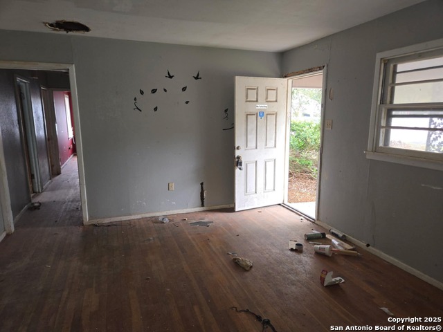 Image 4 of 34 For 105 Moss N