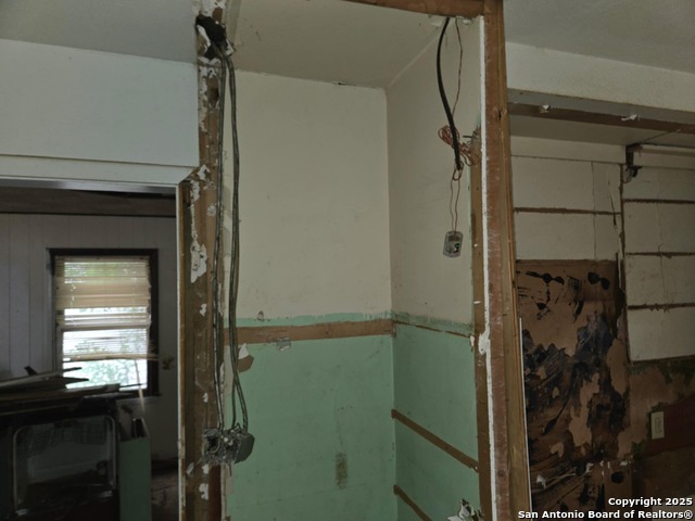 Image 6 of 34 For 105 Moss N