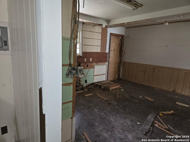 Image 8 of 34 For 105 Moss N