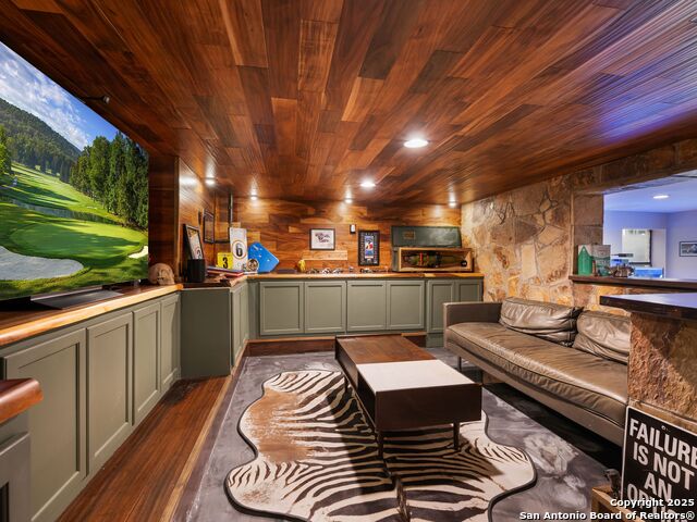 Image 24 of 47 For 6643 Wagner Way