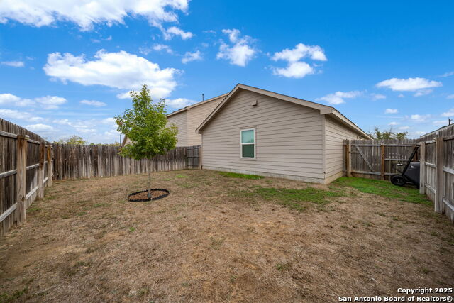 Image 23 of 25 For 13711 Haystack Rdg