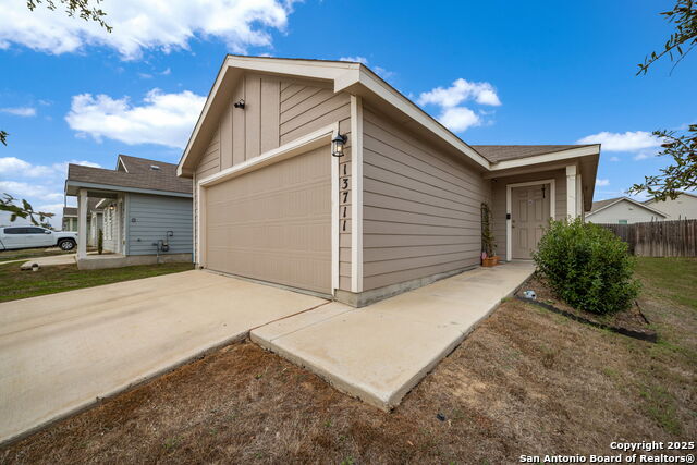 Image 4 of 25 For 13711 Haystack Rdg